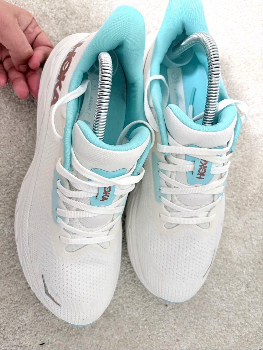 HOKA ONE ONE Arahi 7 Women's Running Shoes - White / Aqua / Rose Gold - Size 9.5 - Picture 2 of 8